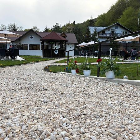 Cabana Izvoarele Doftanei Trăisteni エクステリア 写真