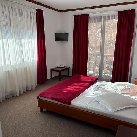 Cabana Izvoarele Doftanei Trăisteni エクステリア 写真