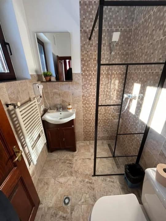 Cabana Izvoarele Doftanei Trăisteni エクステリア 写真